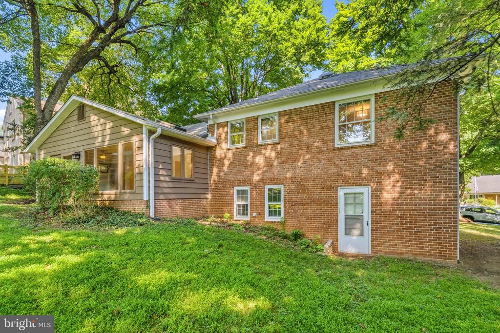3406 GLENMOOR DRIVE