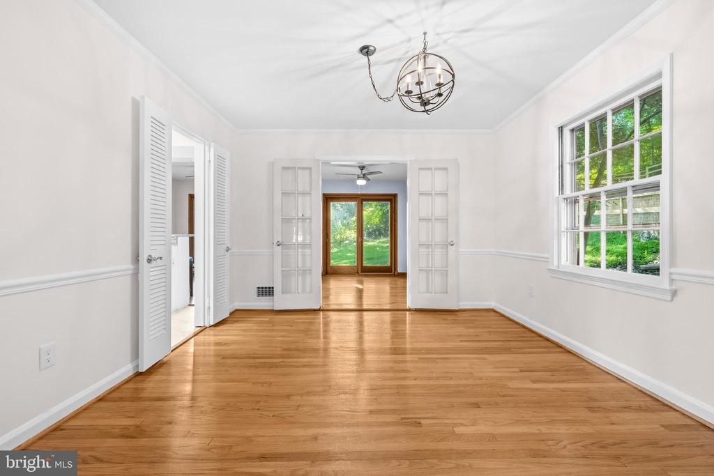 3406 GLENMOOR DRIVE