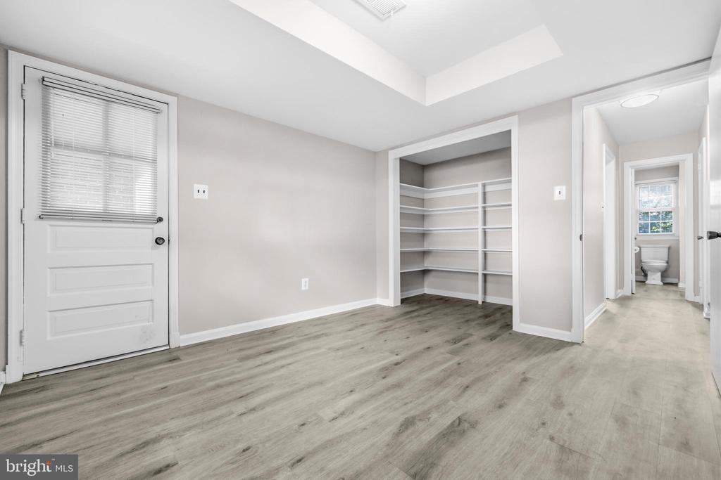 3406 GLENMOOR DRIVE
