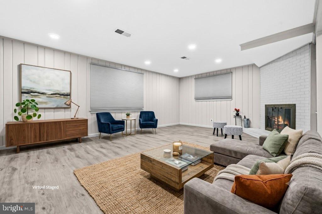 3406 GLENMOOR DRIVE