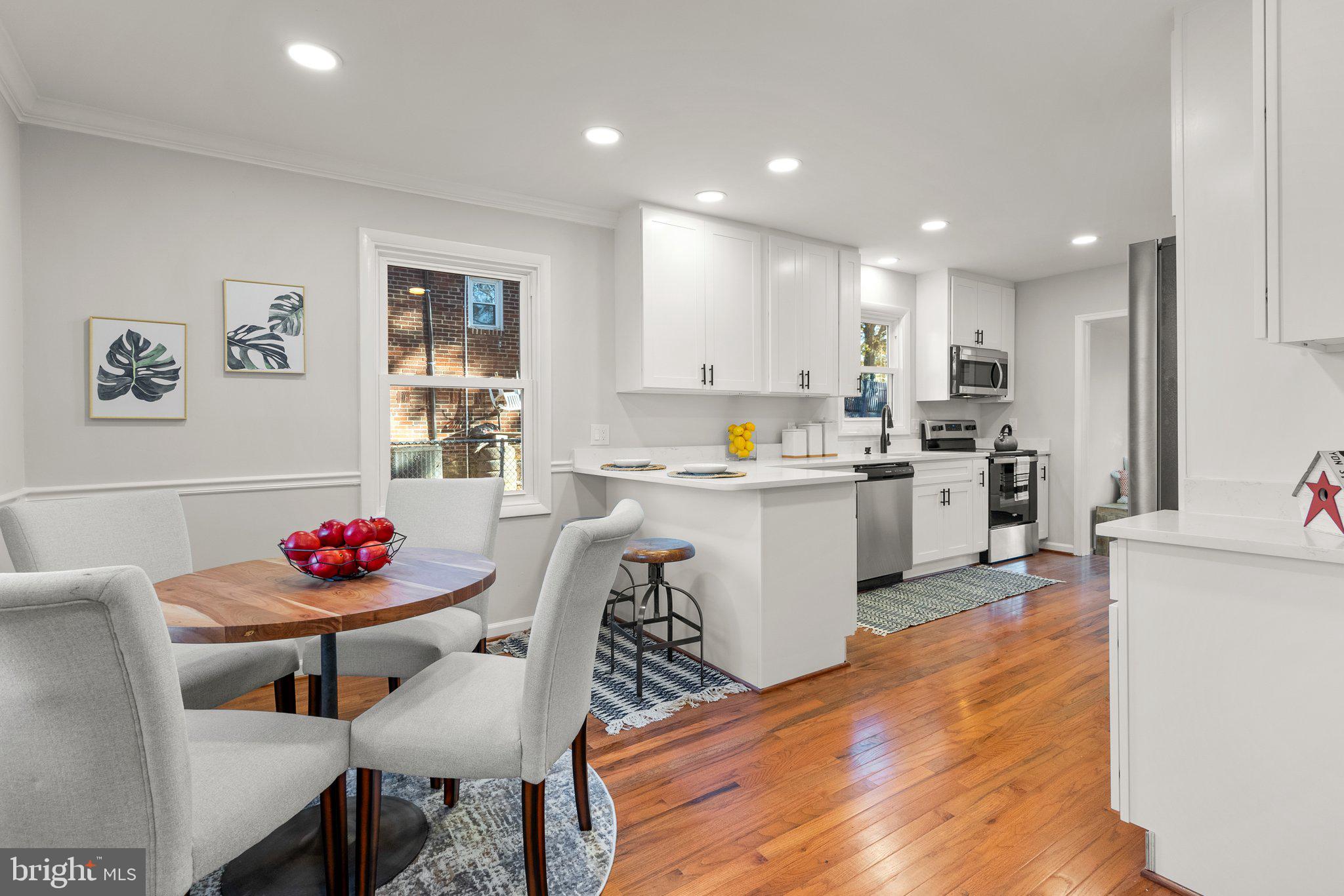 5813 Quintana STREET