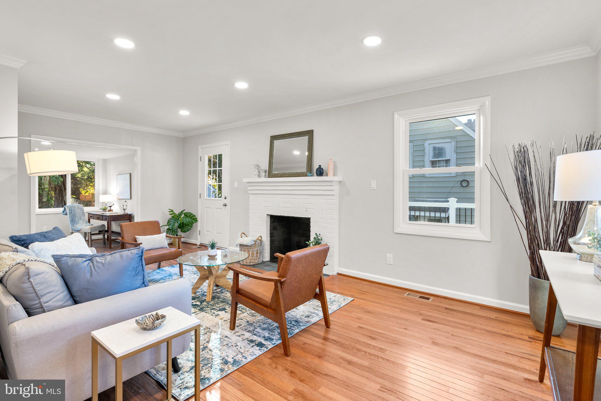 5813 Quintana STREET