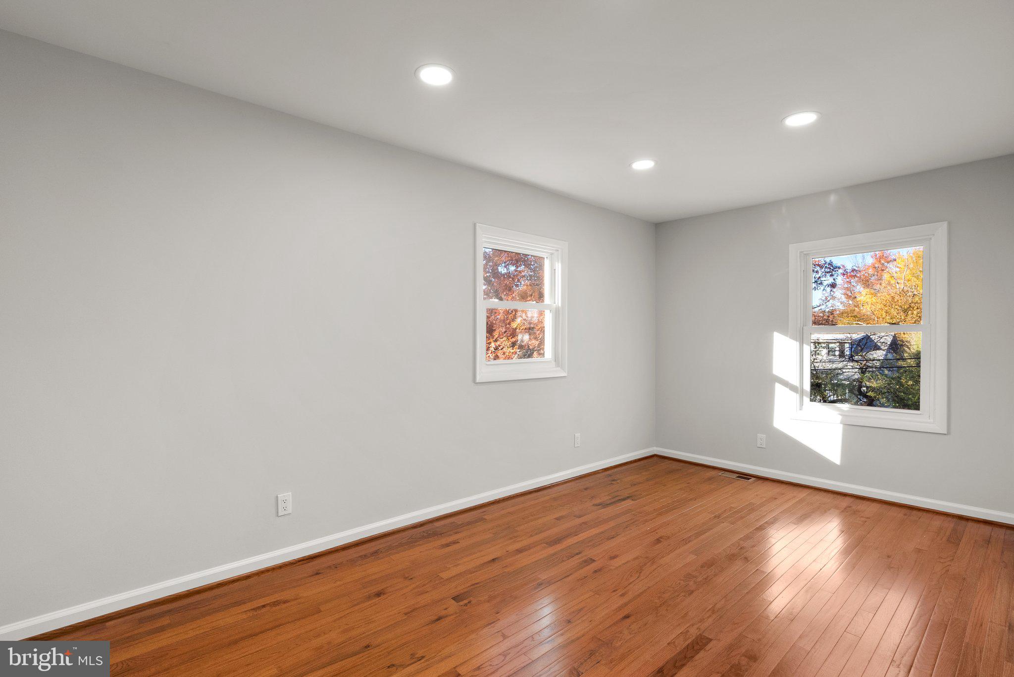 5813 Quintana STREET