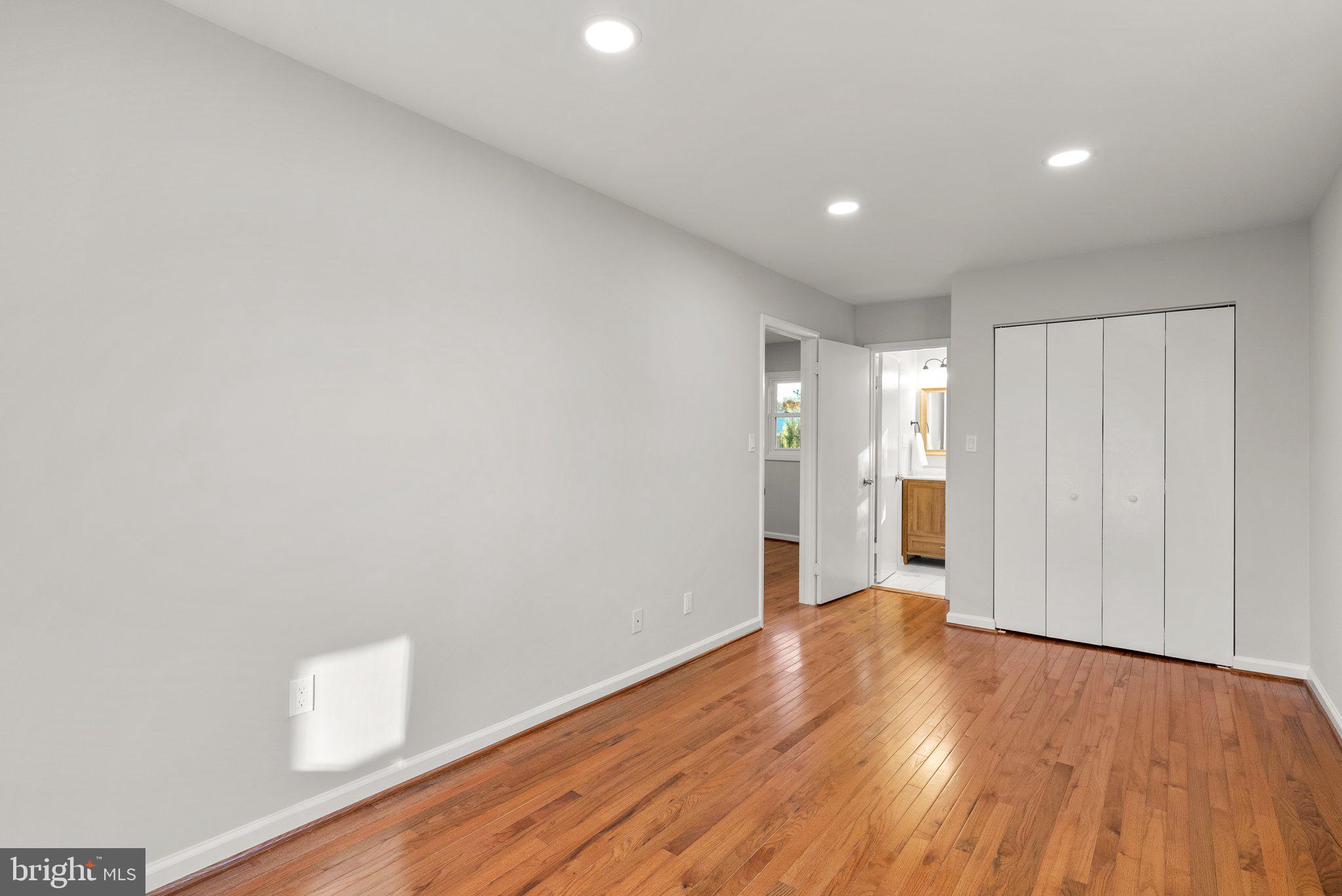 5813 Quintana STREET