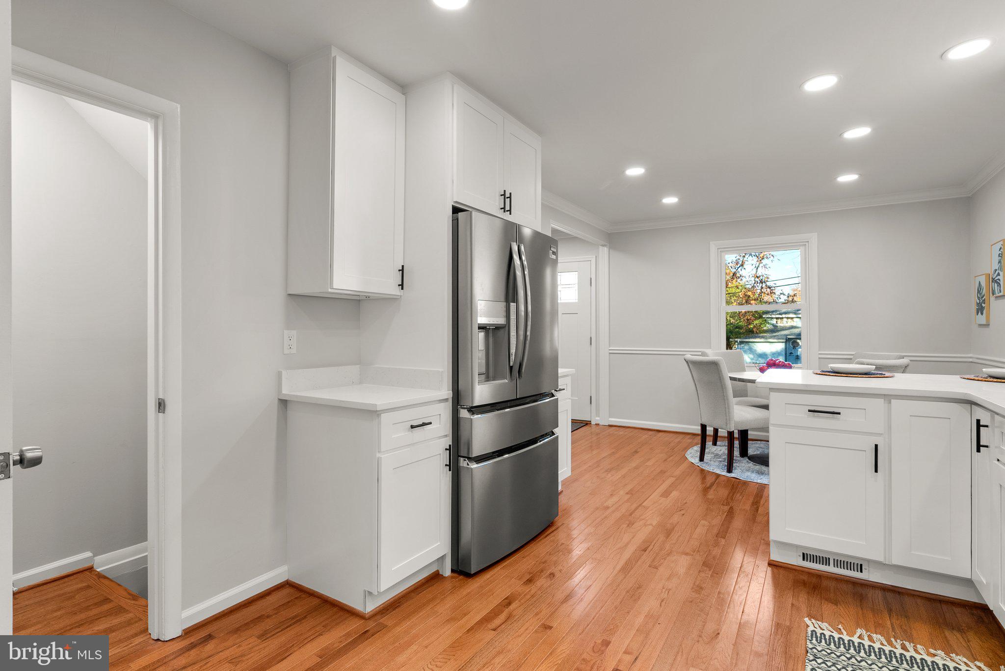 5813 Quintana STREET