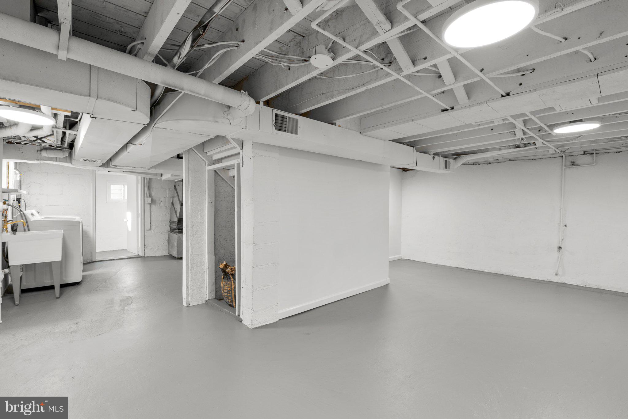 5813 Quintana STREET