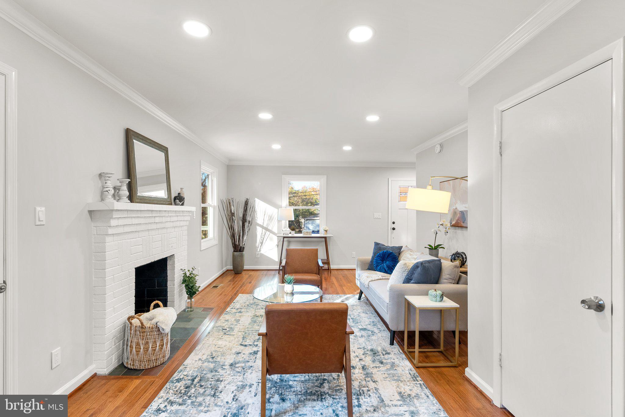 5813 Quintana STREET