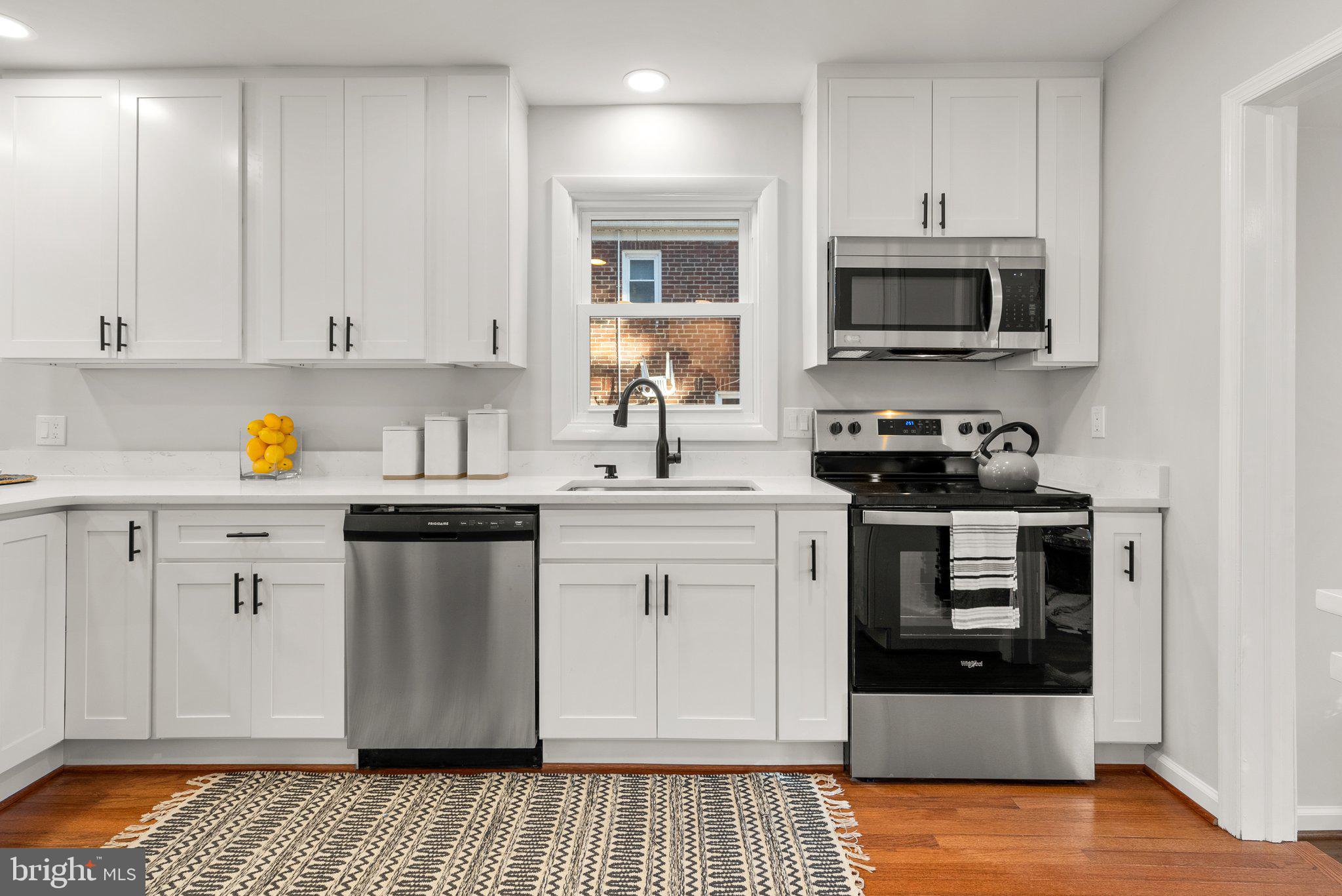 5813 Quintana STREET