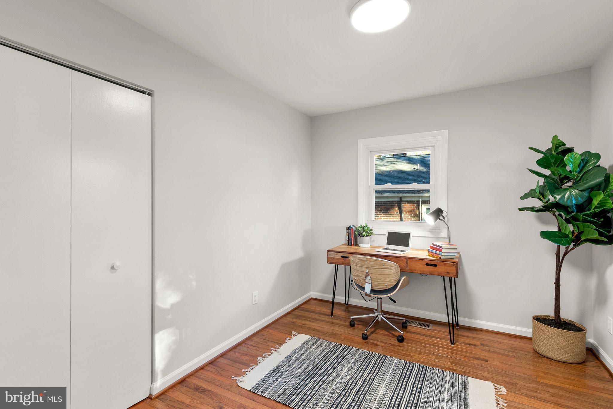 5813 Quintana STREET