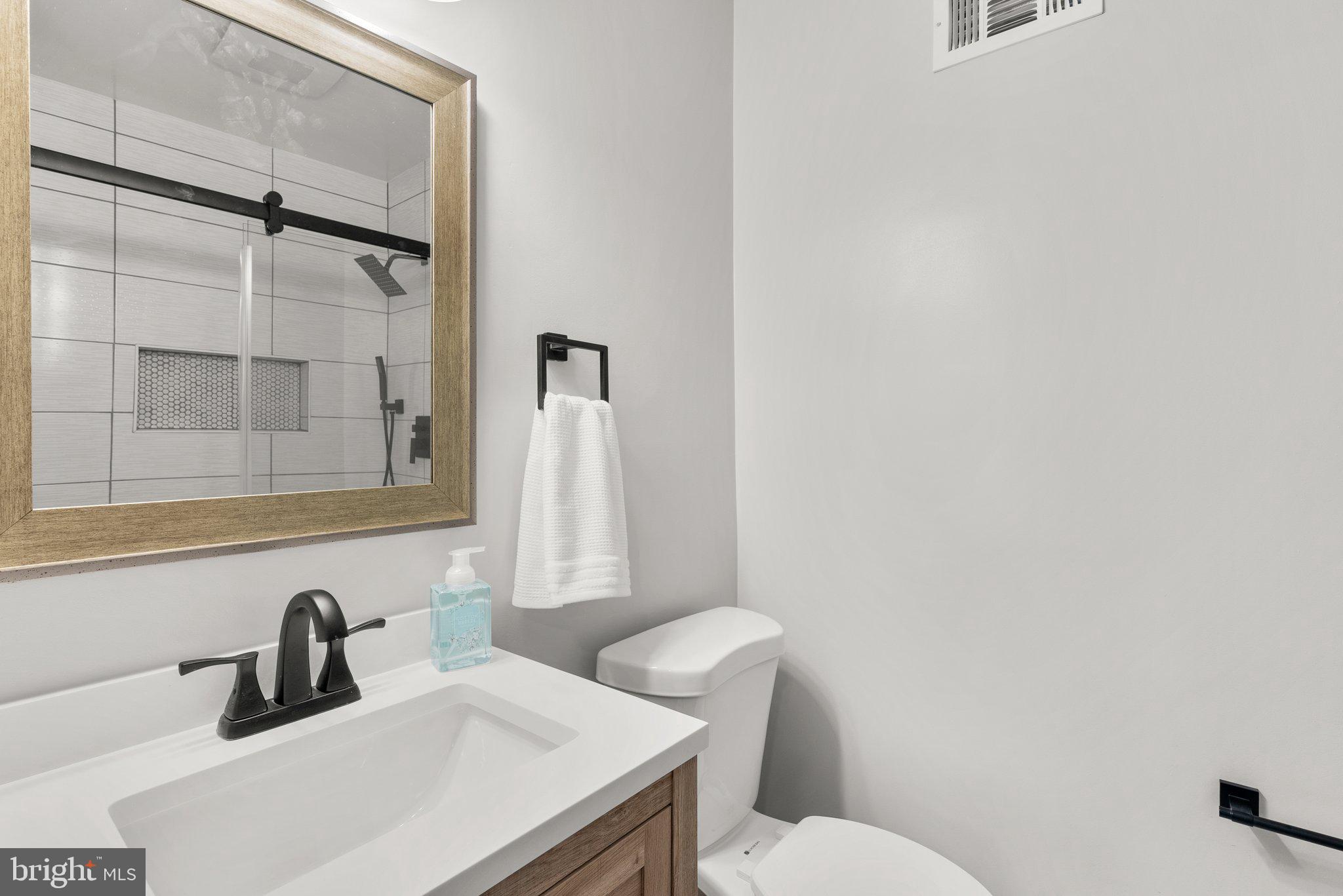 5813 Quintana STREET