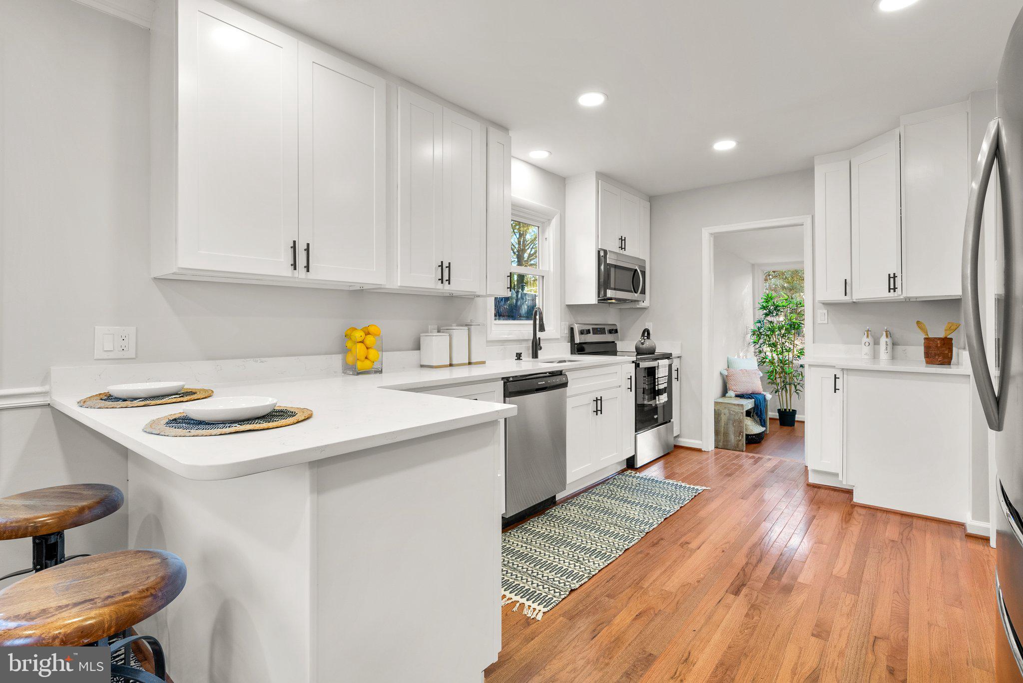 5813 Quintana STREET