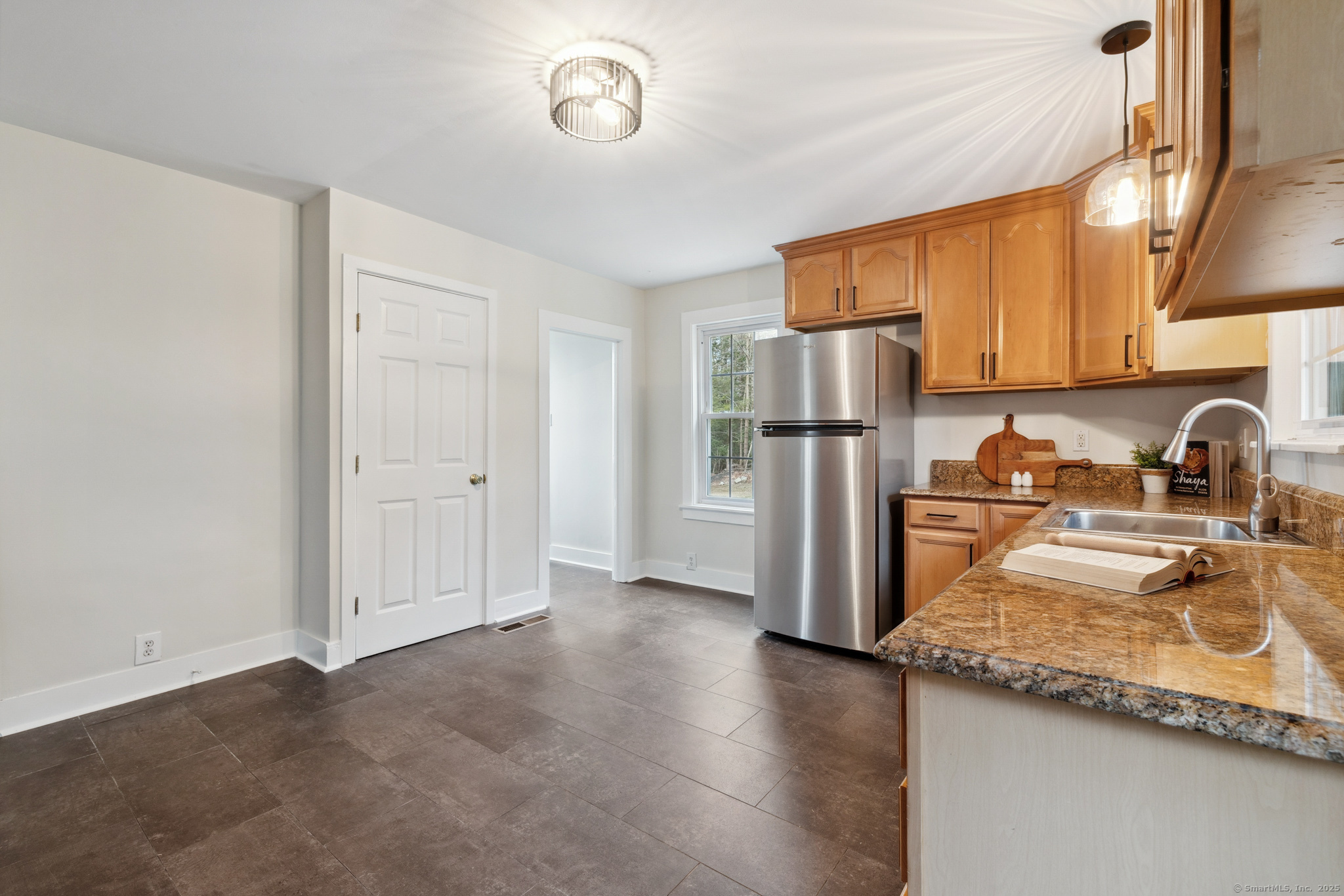 8 Conklin Road