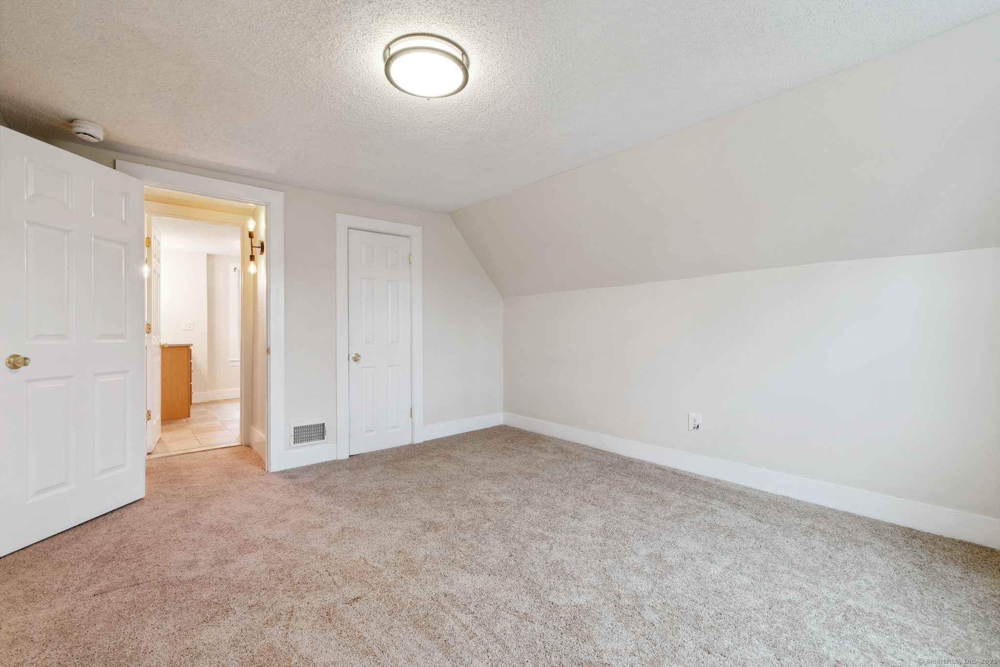 8 Conklin Road