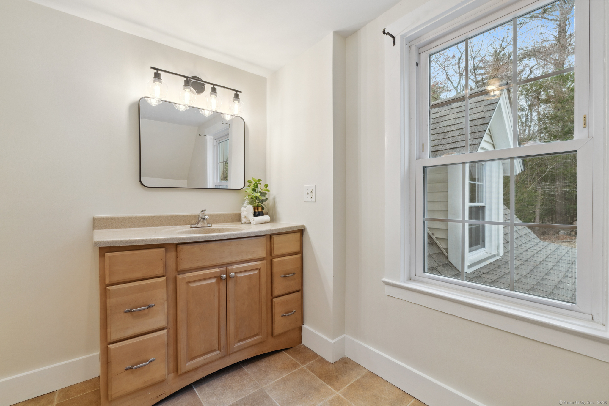 8 Conklin Road