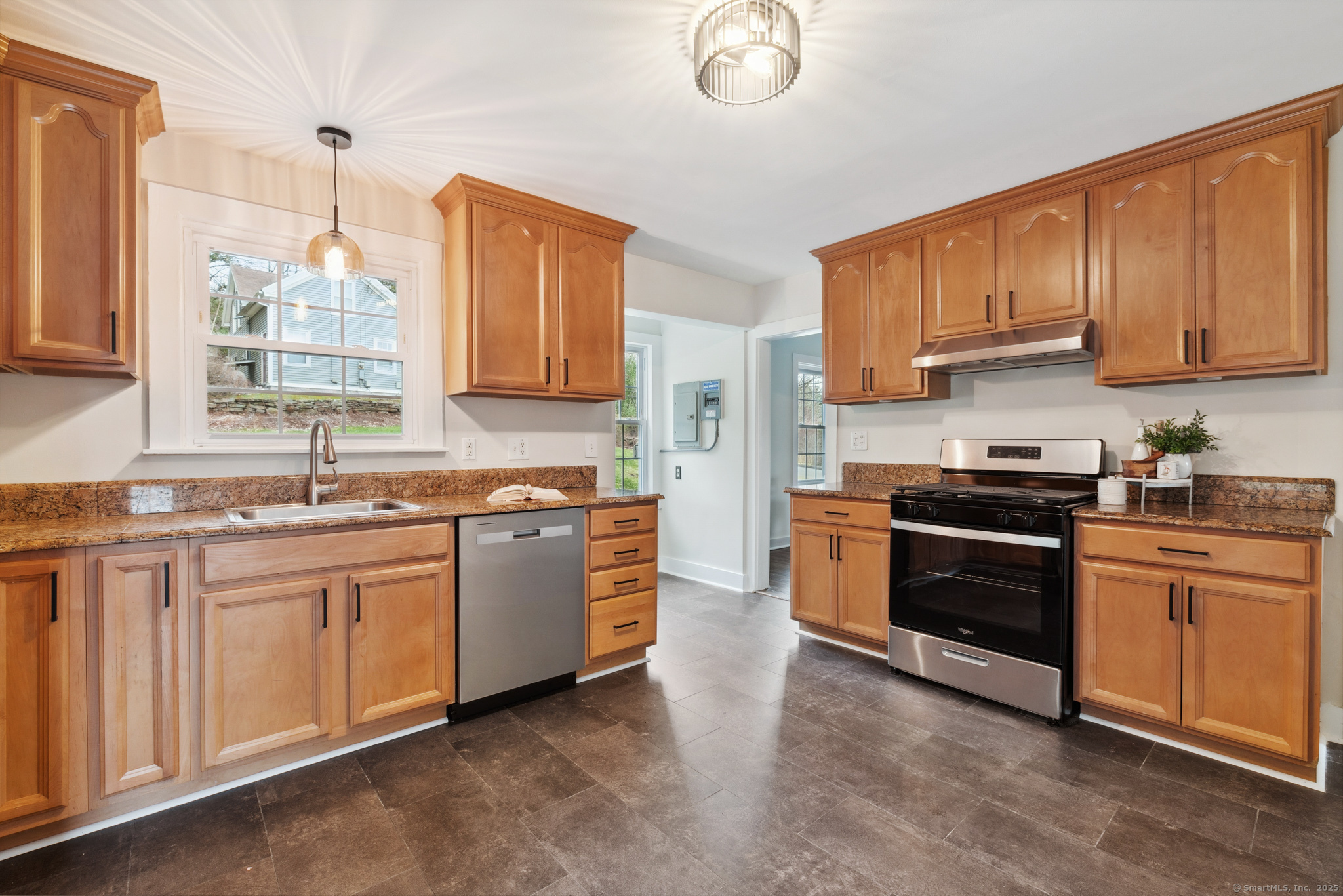 8 Conklin Road