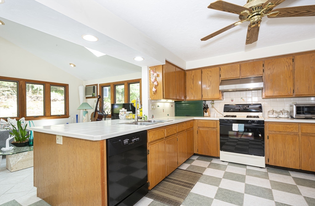 30 Glenview St