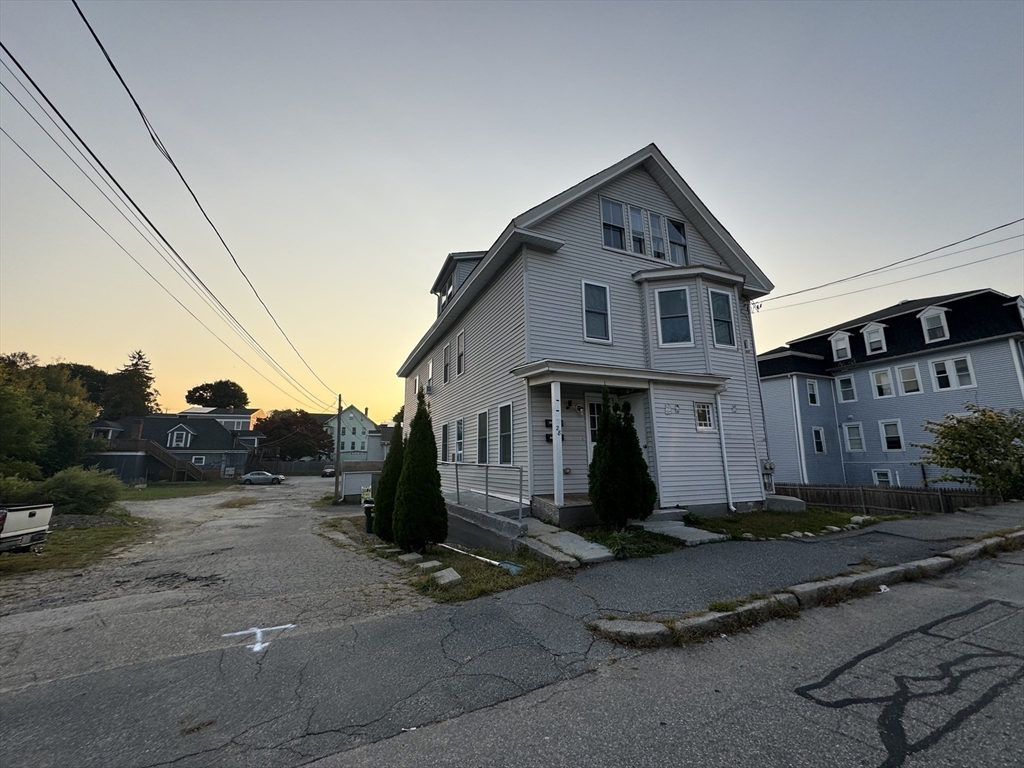 28 Mechanic St