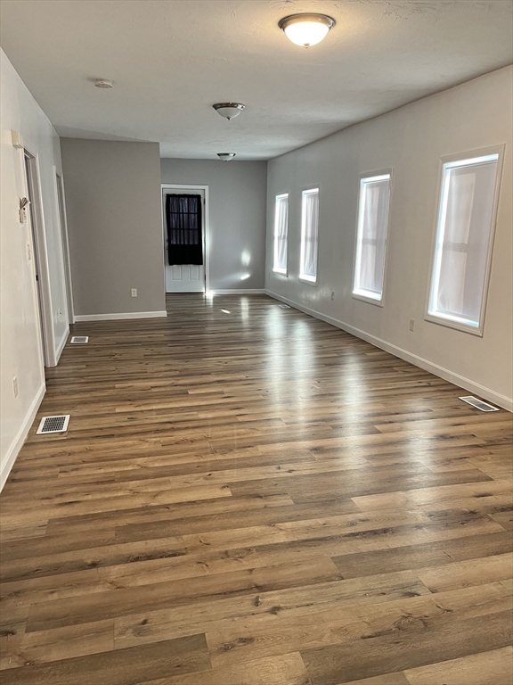 28 Mechanic St