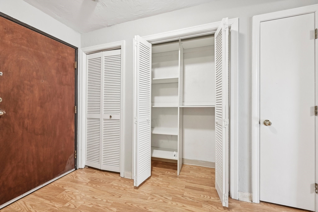 48 Gibbs St # 1D