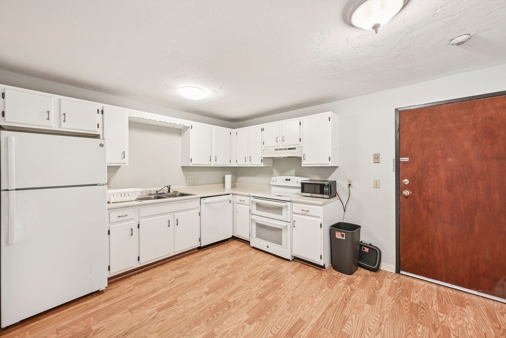 48 Gibbs St # 1D