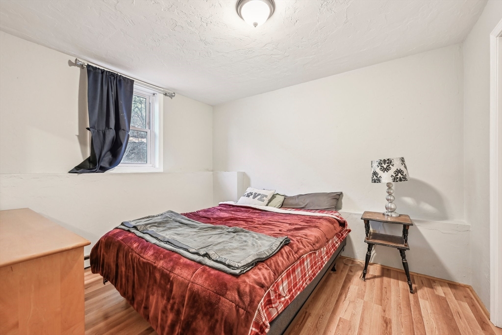48 Gibbs St # 1D