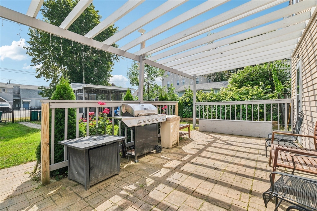 35 Edwards St