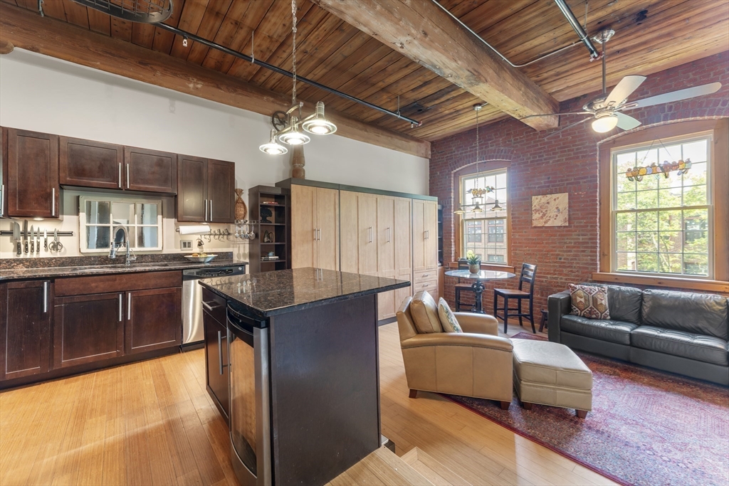 1511 Main St # C305