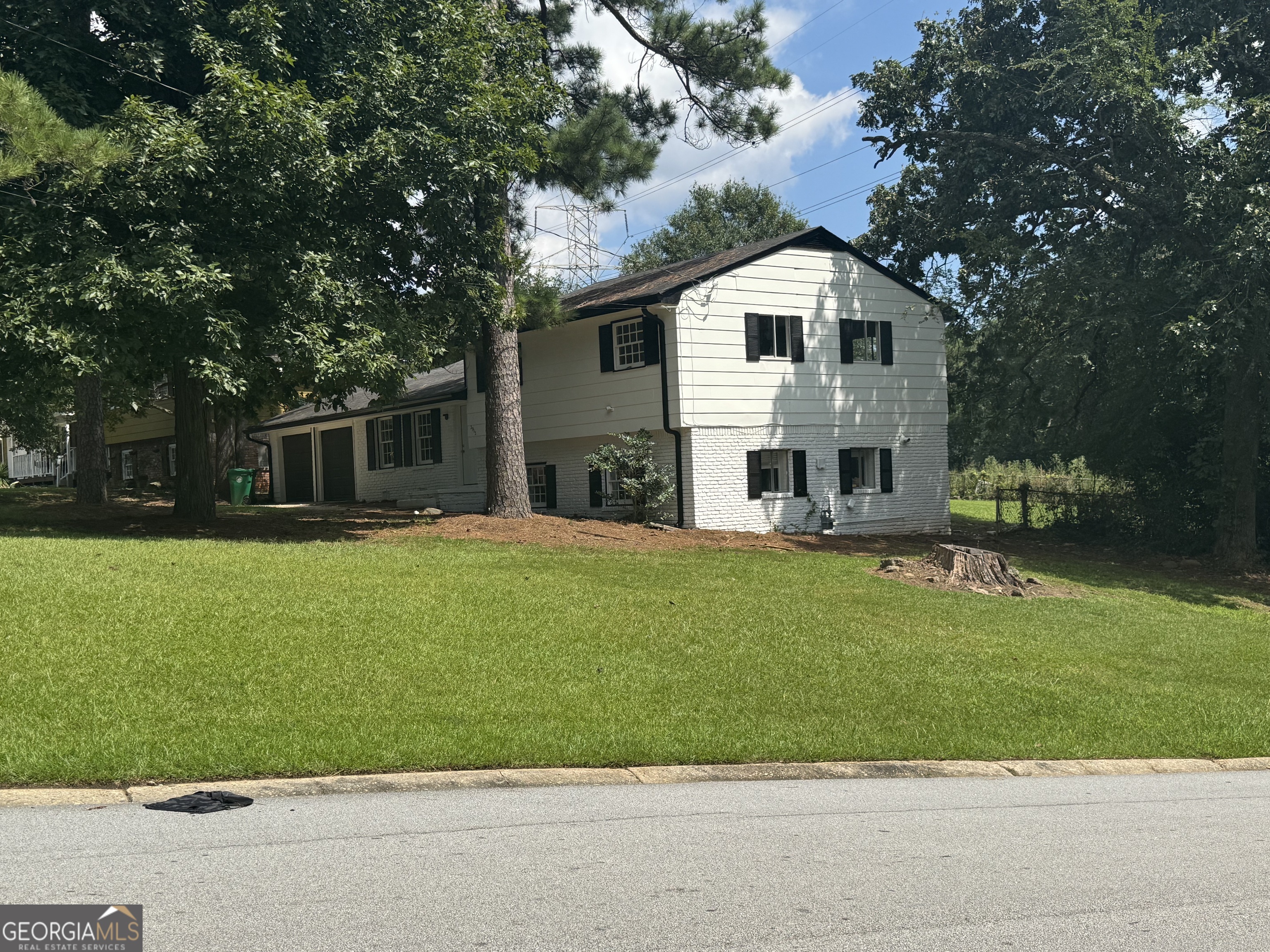 3915 Rockey Valley Drive