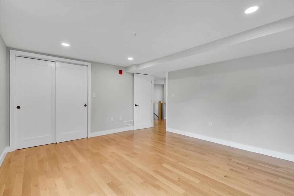 56 Franklin St # B