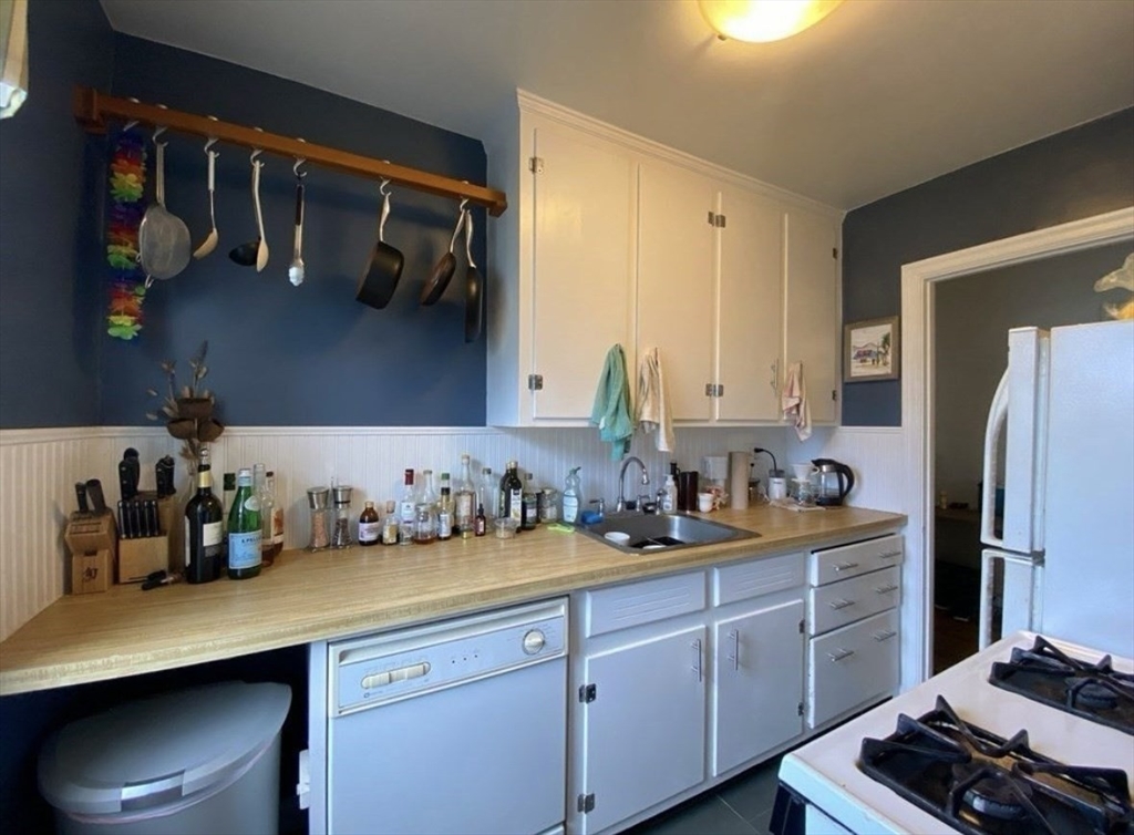 12 Kilsyth Terrace # 42