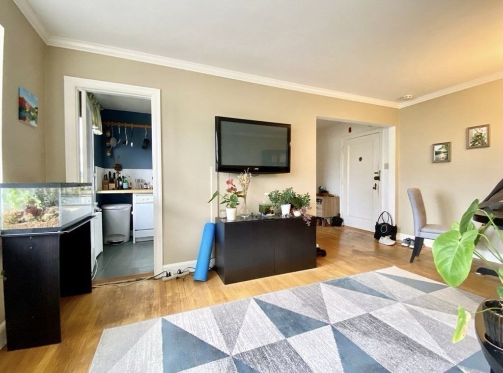 12 Kilsyth Terrace # 42