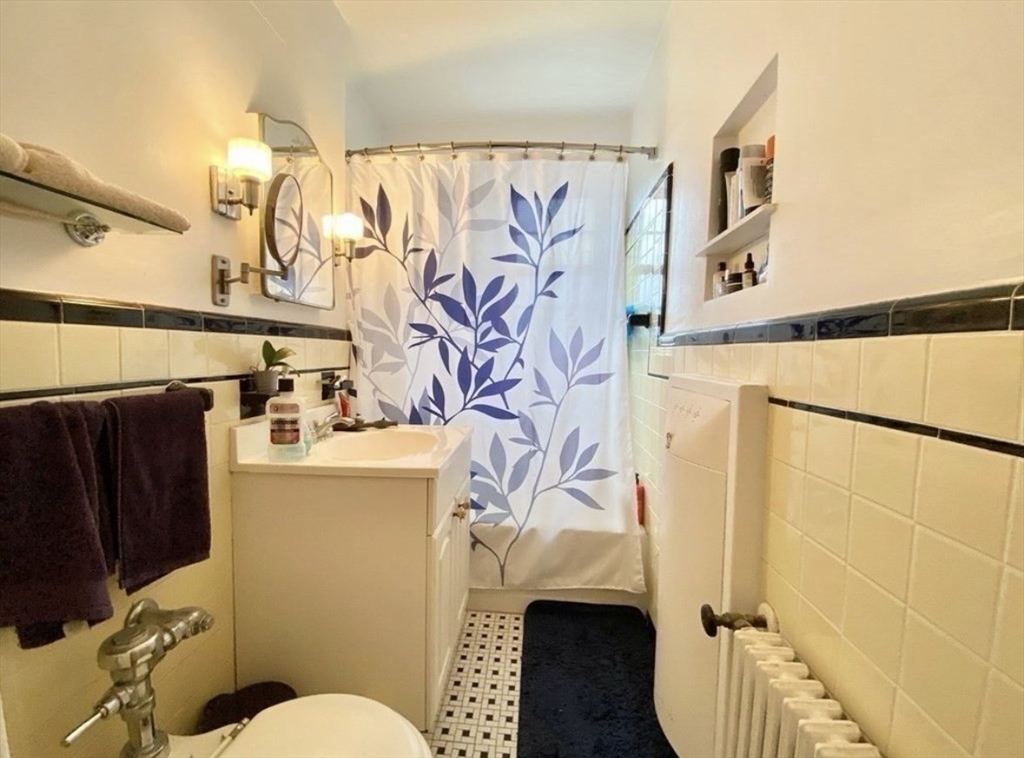 12 Kilsyth Terrace # 42