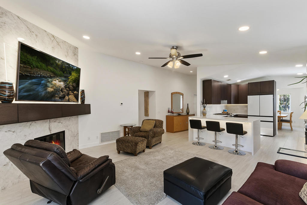 53675 Avenida Martinez