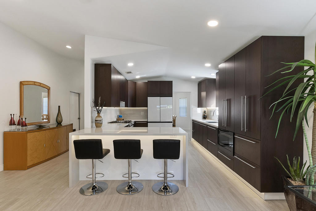 53675 Avenida Martinez