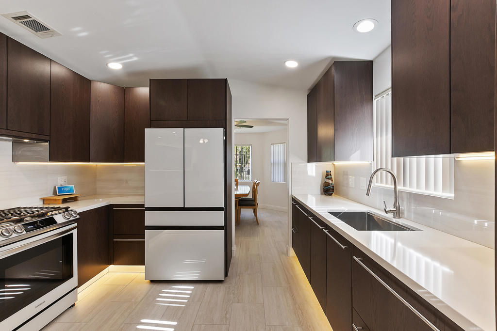 53675 Avenida Martinez