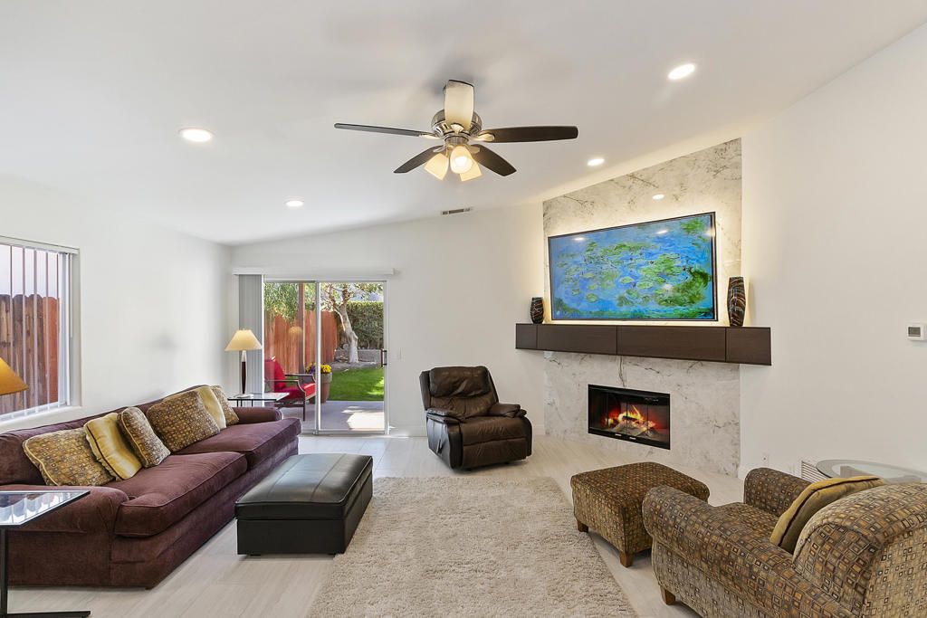 53675 Avenida Martinez