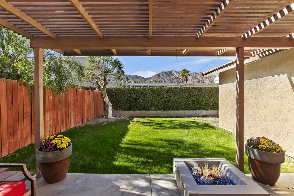 53675 Avenida Martinez