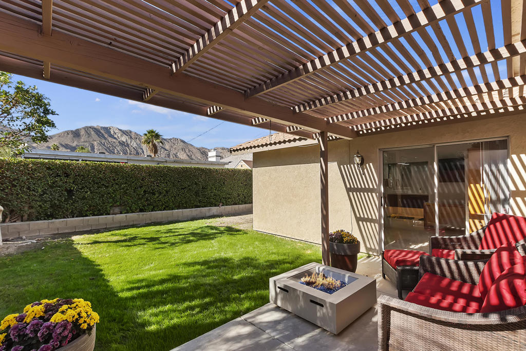 53675 Avenida Martinez