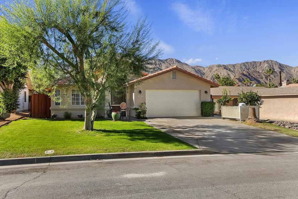 53675 Avenida Martinez