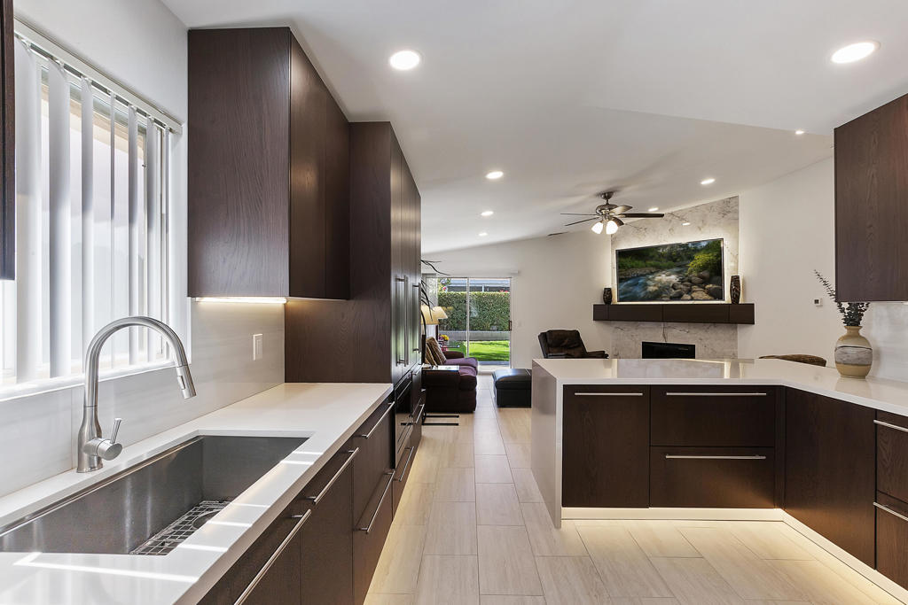 53675 Avenida Martinez