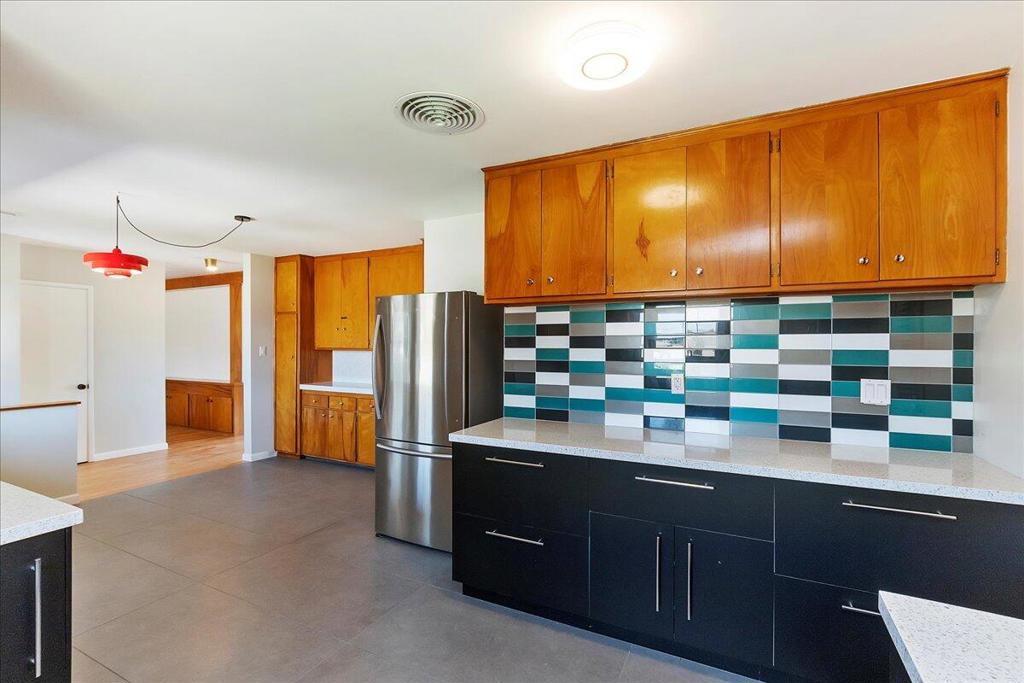 82013 Sierra Avenue A