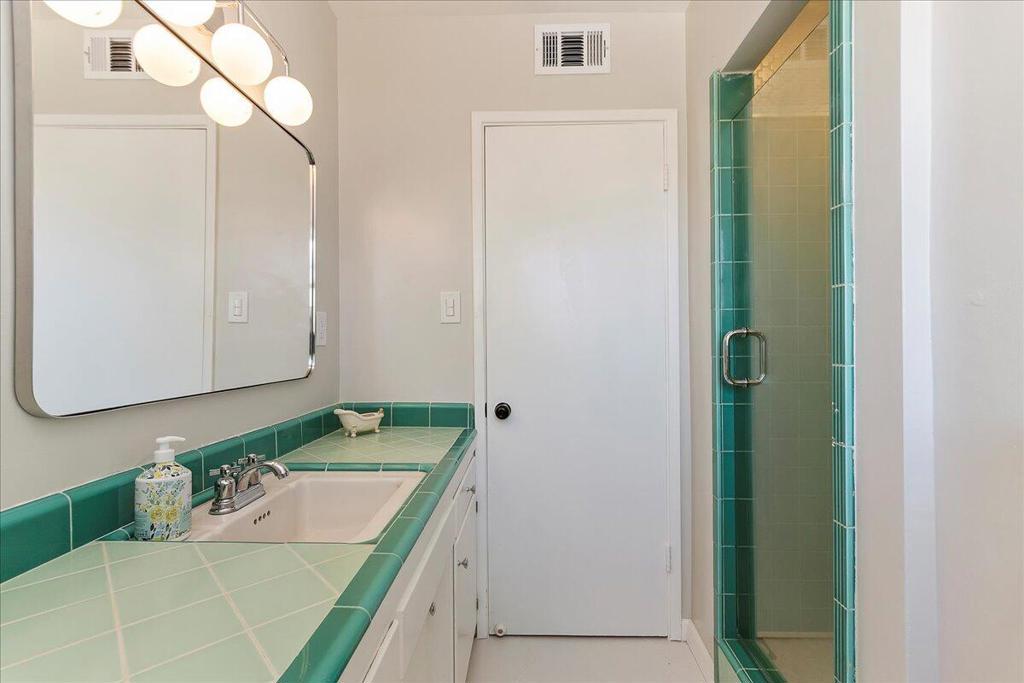 82013 Sierra Avenue A