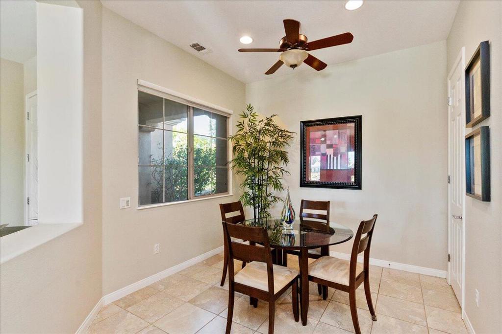 81091 Avenida Tres Lagunas