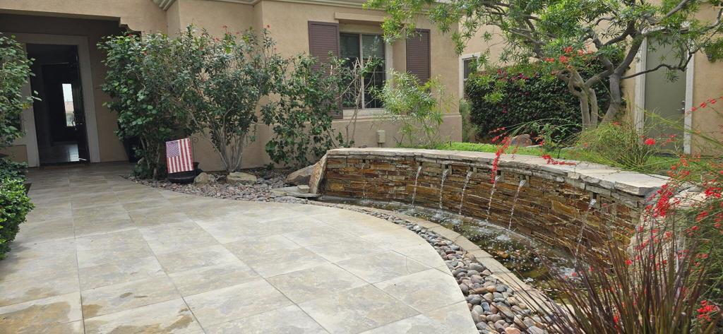 81091 Avenida Tres Lagunas