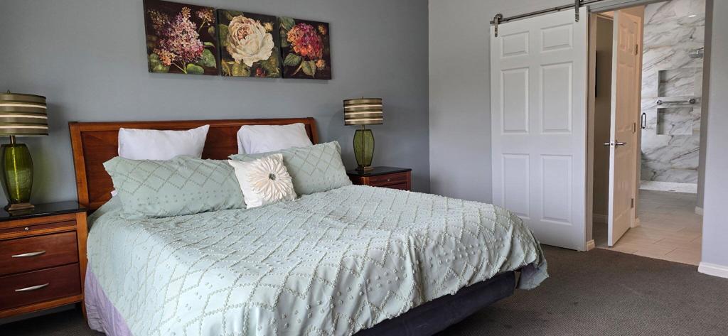 81091 Avenida Tres Lagunas