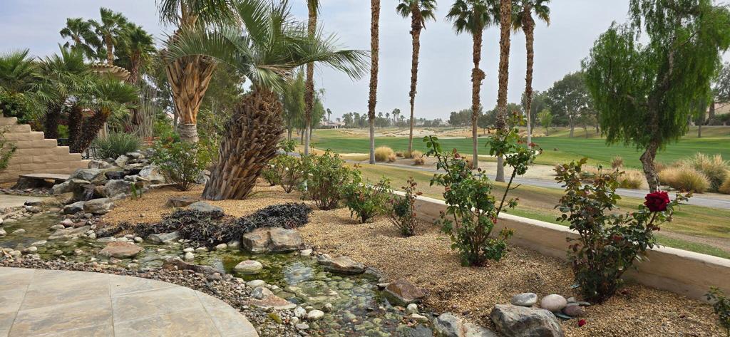 81091 Avenida Tres Lagunas