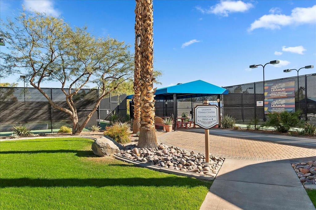 81091 Avenida Tres Lagunas