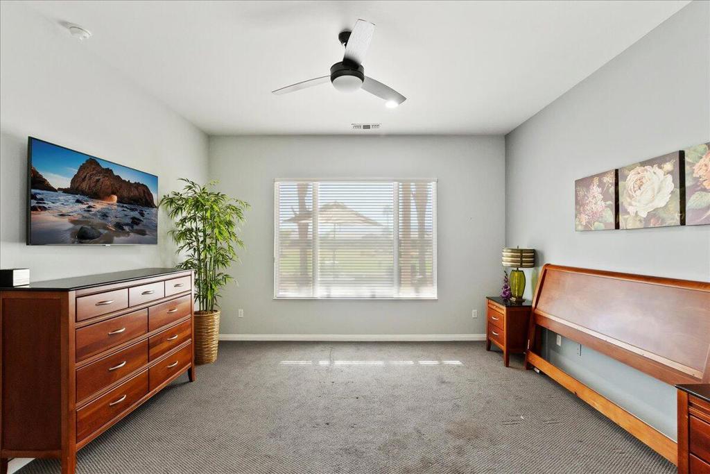 81091 Avenida Tres Lagunas