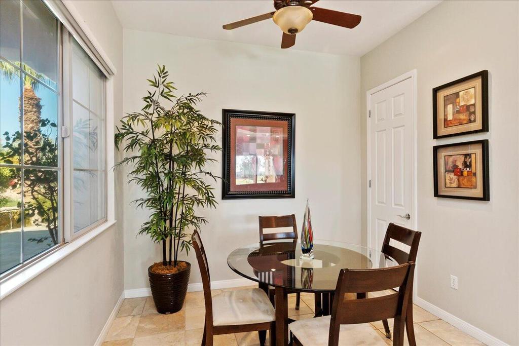 81091 Avenida Tres Lagunas