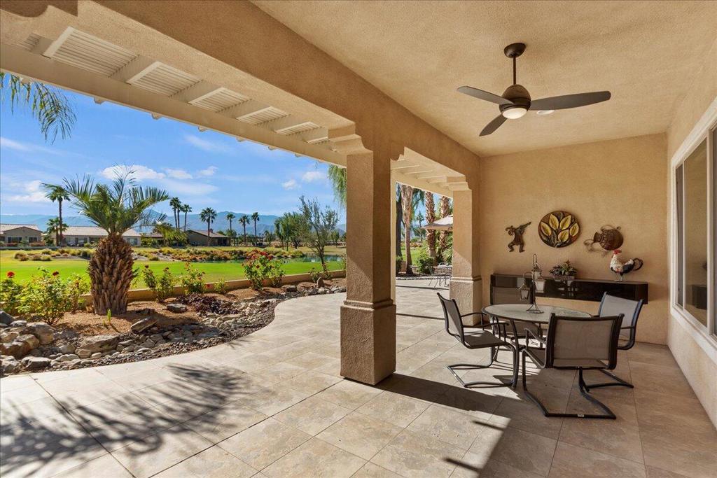 81091 Avenida Tres Lagunas